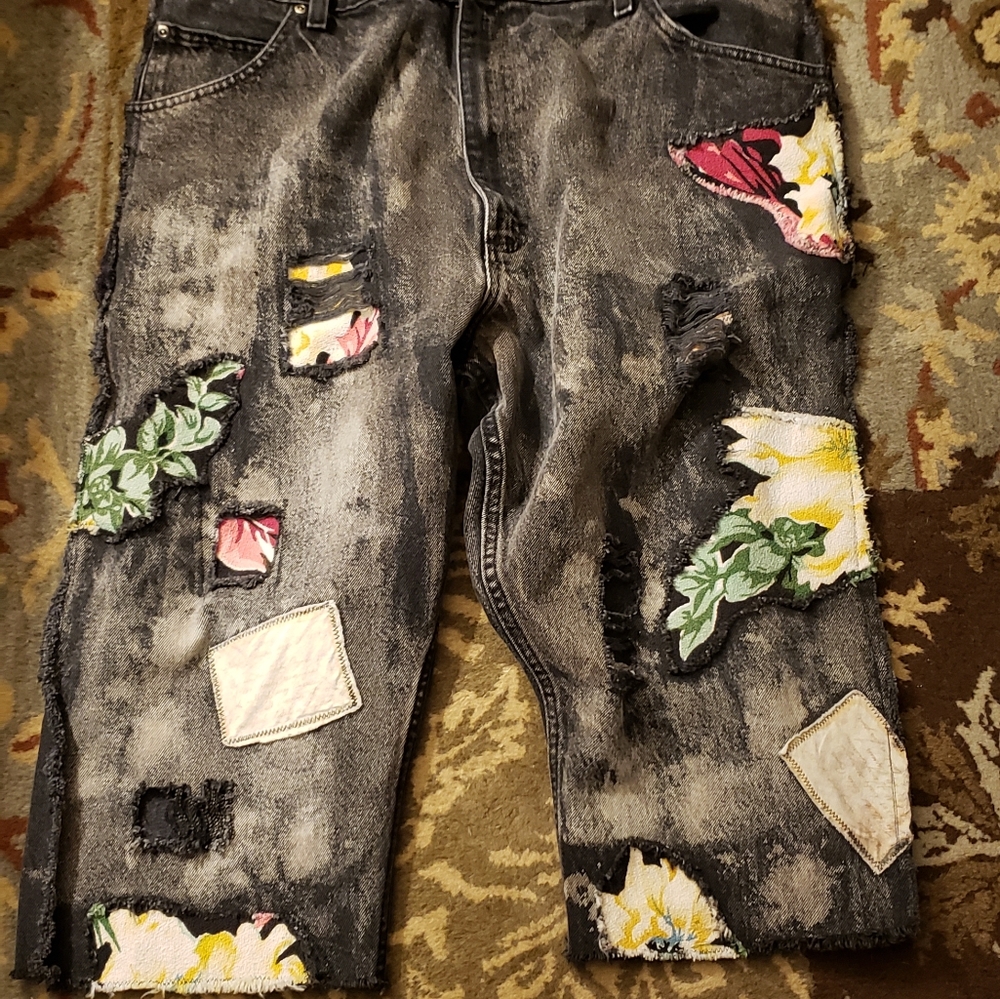 Distressed Wrangler applique floral altered boyfriend jeans